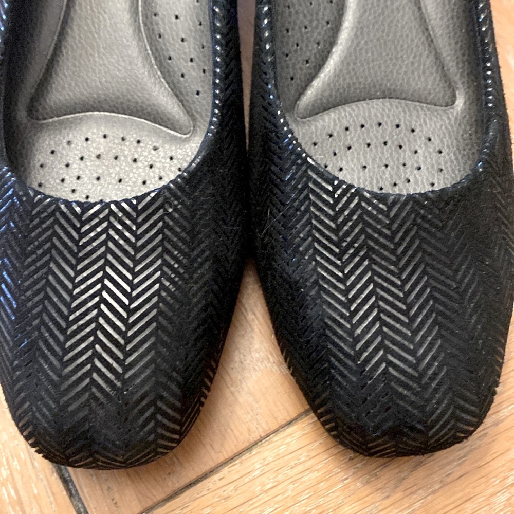 NWOT Trotters Lauren Herringbone Wedge Pumps - Picture 7 of 11